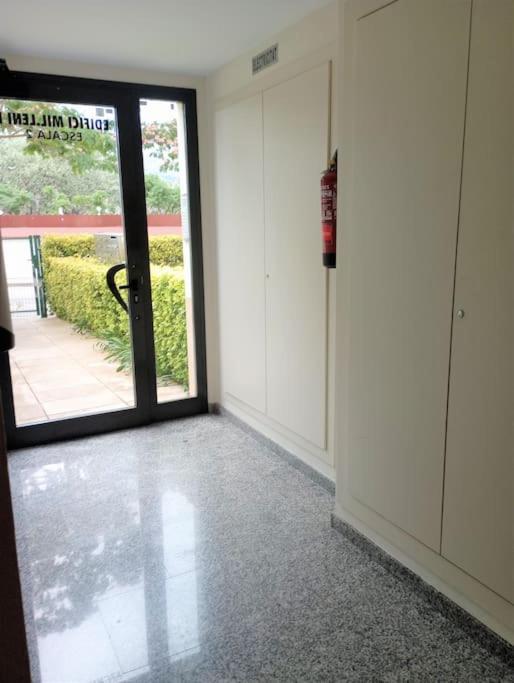 Apartamento En Primera Linea De Mar Ρόζες Εξωτερικό φωτογραφία